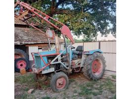 Hanomag traktor rakodóval eladó fellelt állapotban, üzemképes