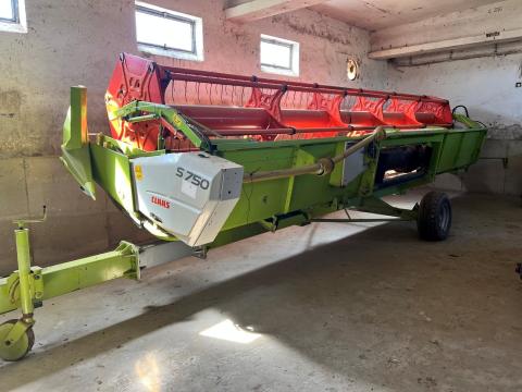 Claas S750 vágóasztal Claas S750 vágóasztal