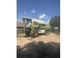 Claas Dominátor 106 kukorica- és gabona szerelékkel