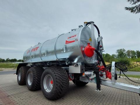 POMOT T520 20.000l-es tartálykocsi - Royal Traktor POMOT T520 20.000l-es tartálykocsi - Royal Traktor
