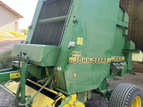 John Deere 590 körbálázó