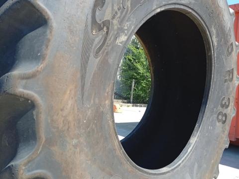 650/85R38 Mitas újszerű állapotú gumiabroncs 650/85R38 Mitas újszerű állapotú gumiabroncs