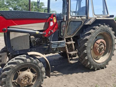 MTZ 82 eladó 4 db újszerű gumival MTZ 82 eladó 4 db újszerű gumival