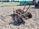 Szalagos szíjjas rendsodró rendképző kis traktorra