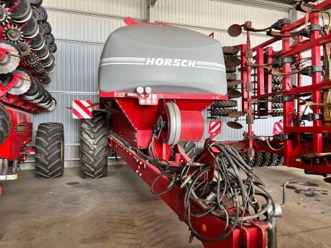 Horsch Pronto 8 SW tipusú vetőgép | 2011 | Horsch Pronto 8 SW tipusú vetőgép | 2011 |