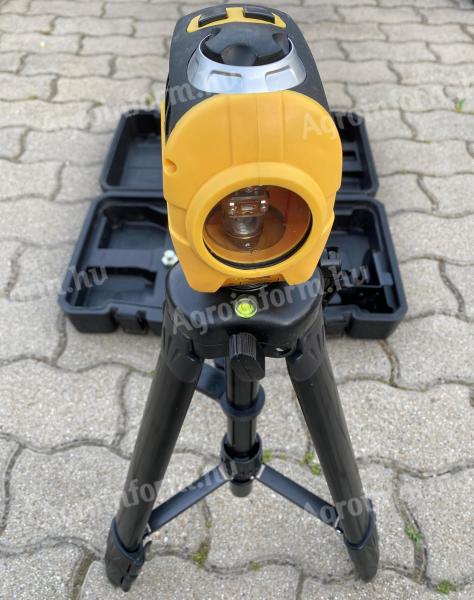 Önbeálló lézeres szintező + állvány - PowerPlus POWX720