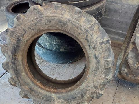 MTZ 82 első gumiabroncs 11,2 R 20 MTZ 82 első gumiabroncs 11,2 R 20