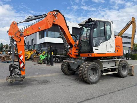 Liebherr A910 Compact | Klíma / 2014 / 13 523 üzemóra / Lízing 20%-tól