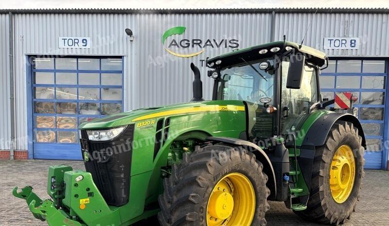 John Deere 8320R