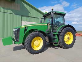 John Deere 8320R