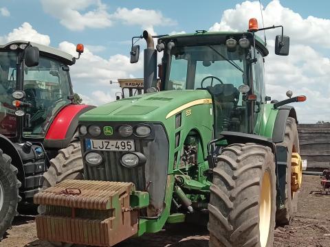 John Deere 8530-as,  2009-es évjáratú,  360 LE,  17000 üzemórával