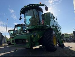 John Deere T 560