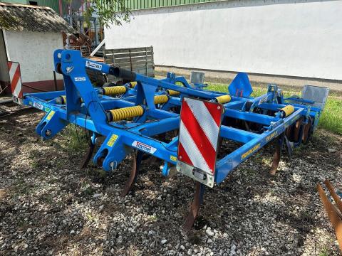 Eladó Farmet Triolent TX 300N (2020) nehézkultivátor! 3 m munkaszélesség, 3 sor kapa, 35 cm mélység, >450 kg rugós biztosítás, LTX henger. Első tulajdonos, azonnal munkára fogható