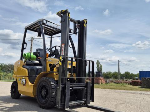 Caterpillar GP25 N targonca CAT 2,5 tonna Caterpillar GP25 N targonca CAT 2,5 tonna