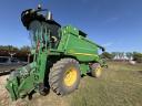 John Deere W650 4WD kombájn