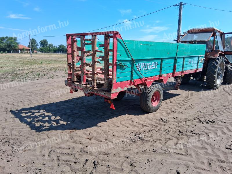 Krüger H4 tip 5,5 tonnás 4 állópörgős trágyaszóró