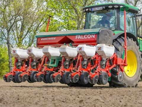 AGRO-MASZ FALCON vetőgép – csak a ROYAL TRAKTOR-nál AGRO-MASZ FALCON vetőgép – csak a ROYAL TRAKTOR-nál