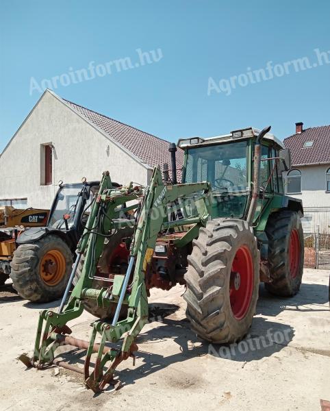 Fendt F395GT homlokrakodóval szerelve,  front hidraulikával és TLT-vel