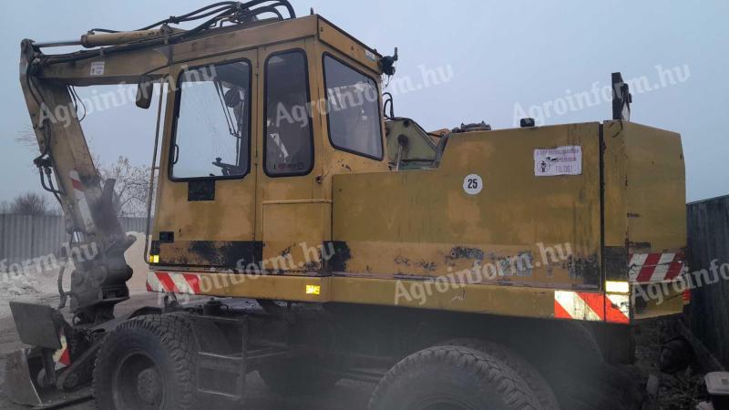 Caterpillar 212 Bft forgórakodó