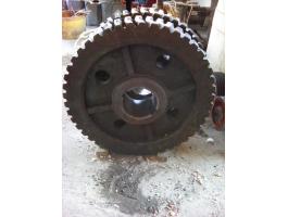 Ipari fogaskerék Ø 590 mm,  vastagság 110 mm,  alkalmazás: bányák,  kohászat,  olaj,  kikötők,  hajók,  nehézgépek,  stb