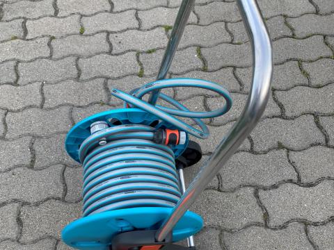 Gardena Classic 13 mm 1/2" locsolótömlő Gardena kerti tömlőkocsival