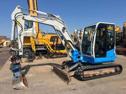 Takeuchi TB260 / 2015 / 4 260 üzemóra / Lízing 20%-tól