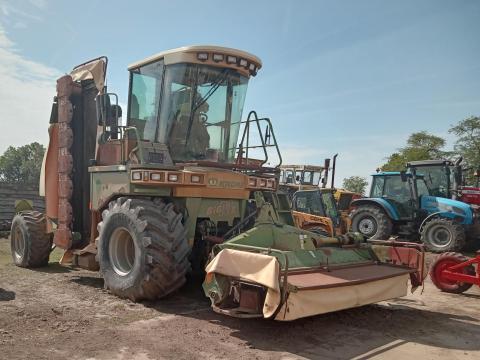 Krone Big M II. 2005-ös évjáratú fűkasza+3 db szárzúzó adapter Krone Big M II. 2005-ös évjáratú fűkasza+3 db szárzúzó adapter
