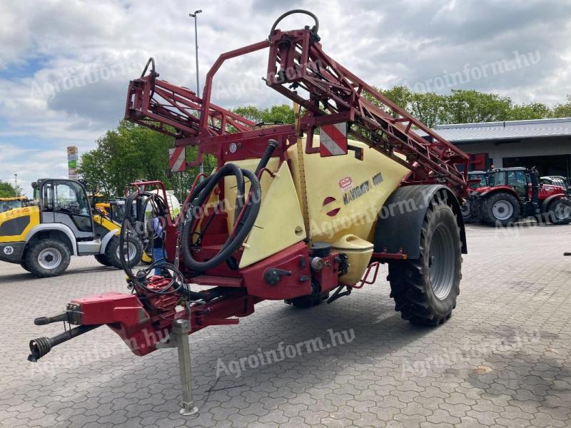 Hardi Navigator 4000 vontatott vegyszerező