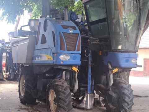 New-Holland VL 620 Szőlőkombájn New-Holland VL 620 Szőlőkombájn