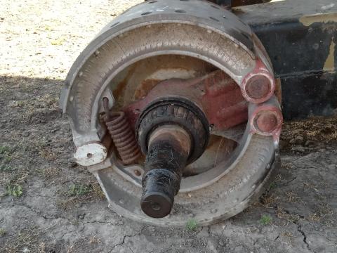 HW-8011-es pótkocsi vagy T088-as szerves trágyaszóró használt kerékagyat keresek