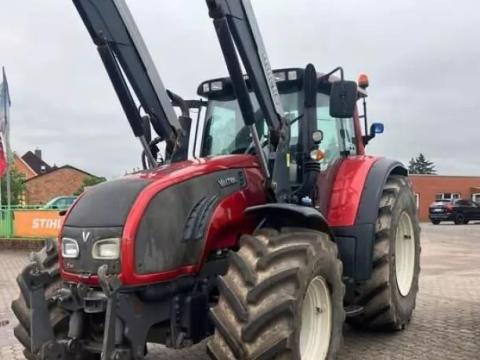 Valtra T 203 (Twintrac kormányzás)