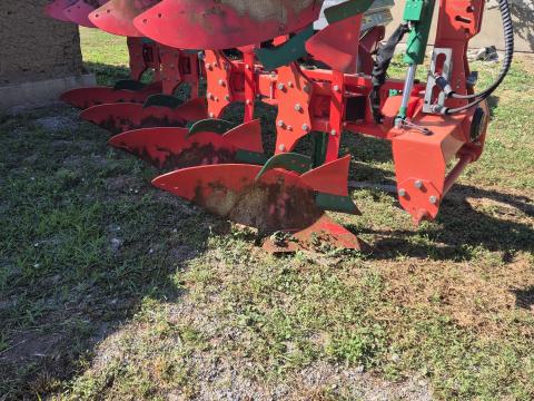 Agro Masz PO3+1 váltva forgató eke