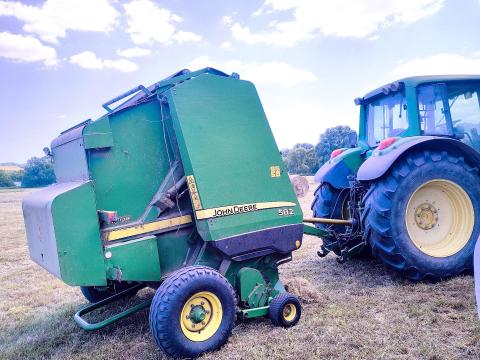 John Deere 852 bálázó eladó