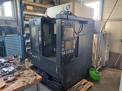 Eladó Makino V22-A30 CNC megmunkáló központ / marógép