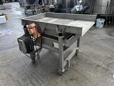 Bucher Vaslin Delta TRV 15 vibrációs válogatóasztal