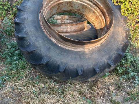 620/70 R42 eladó ikergumi szett