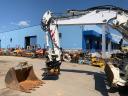 Liebherr A913 Compact + Engcon Rototilt gumikerekes kotró