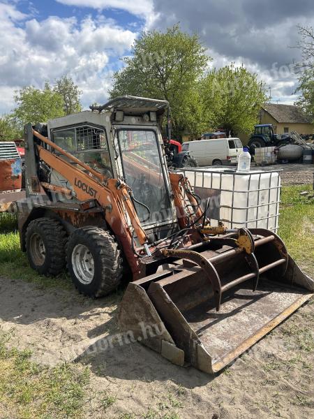 Locust 752 csúszókormányzású rakodó bobcat
