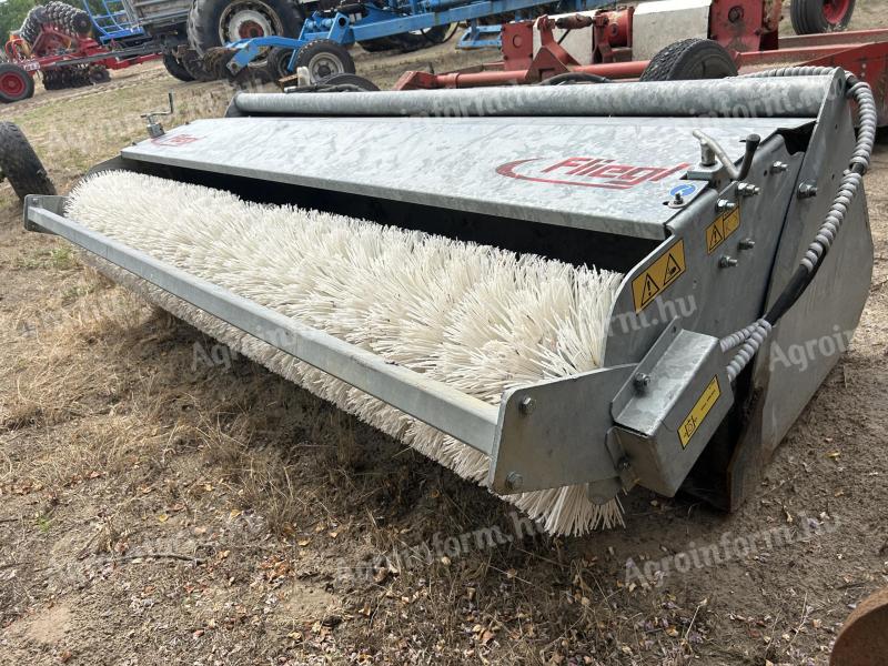 Fliegl seprű adapter