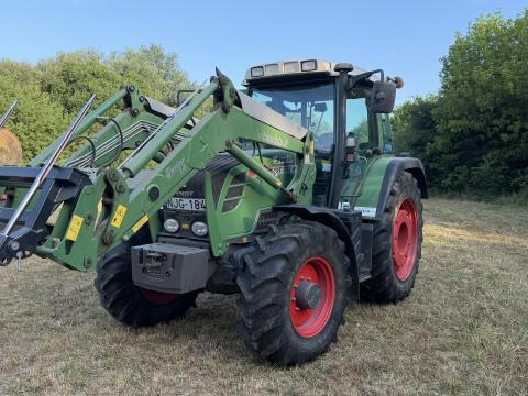 Fendt 312 Vario (2015) Blackbull homlokrakodóval Fendt 312 Vario (2015) Blackbull homlokrakodóval
