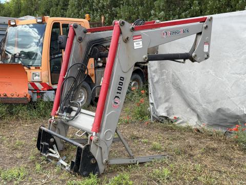 Belarus MTZ traktorokra Ferro-Flex FF 1000 homlokrakodó Belarus MTZ traktorokra Ferro-Flex FF 1000 homlokrakodó