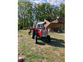 Steyr 540 Traktor homlokrakodóval