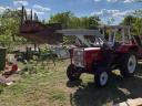 Steyr 540 traktor homlokrakodóval