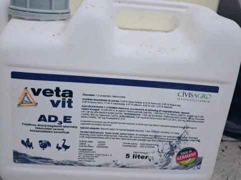 Eladó VetaVit AD₃E 5 liter – bontatlan Eladó VetaVit AD₃E 5 liter – bontatlan