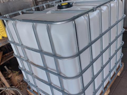 1000 L IBC tartály