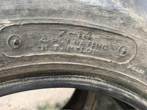 Bridgestone gumi, 2 db 7.00-14 Bridgestone gumi, 2 db 7.00-14