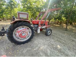 Massey Ferguson 65 homlokrakodós traktor
