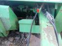 John Deere 3950 vontatott silózó,  szecskázó