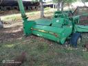 John Deere 3950 vontatott silózó,  szecskázó
