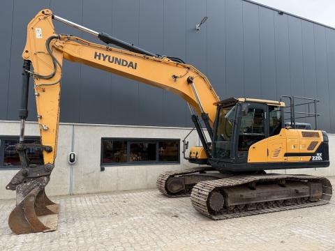 Hyundai HX220L / 2017 / 10 413 üzemóra / Lízing 20%-tól
